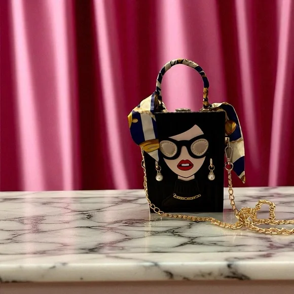 Novelty Crossbody/Shoulder Bag Statement Piece - Picture 3 of 9